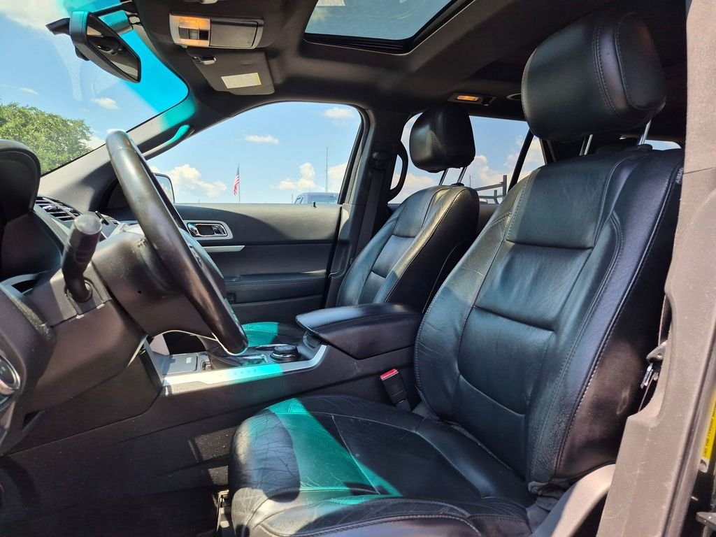 Used 2013 Black Ford XLT image 14