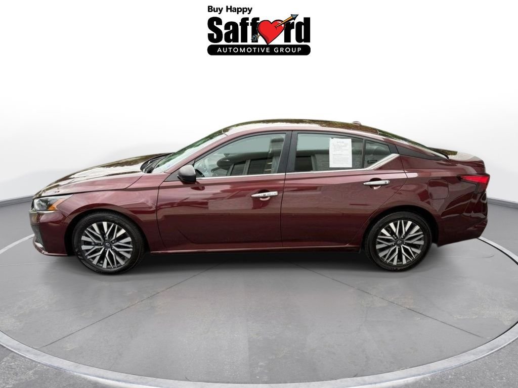 Used 2024  Nissan 2.5 SV image 4