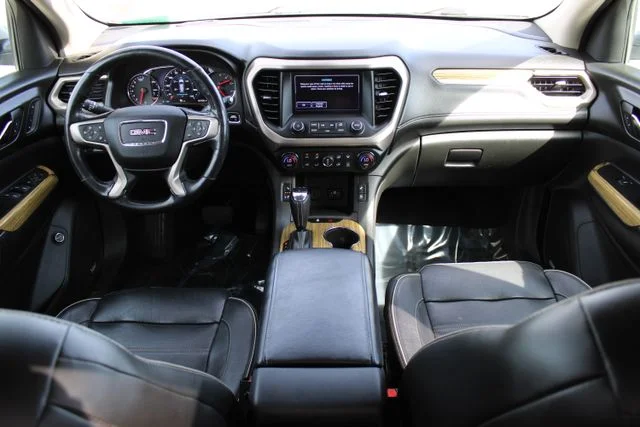 Used 2017 Silver GMC Denali image 9