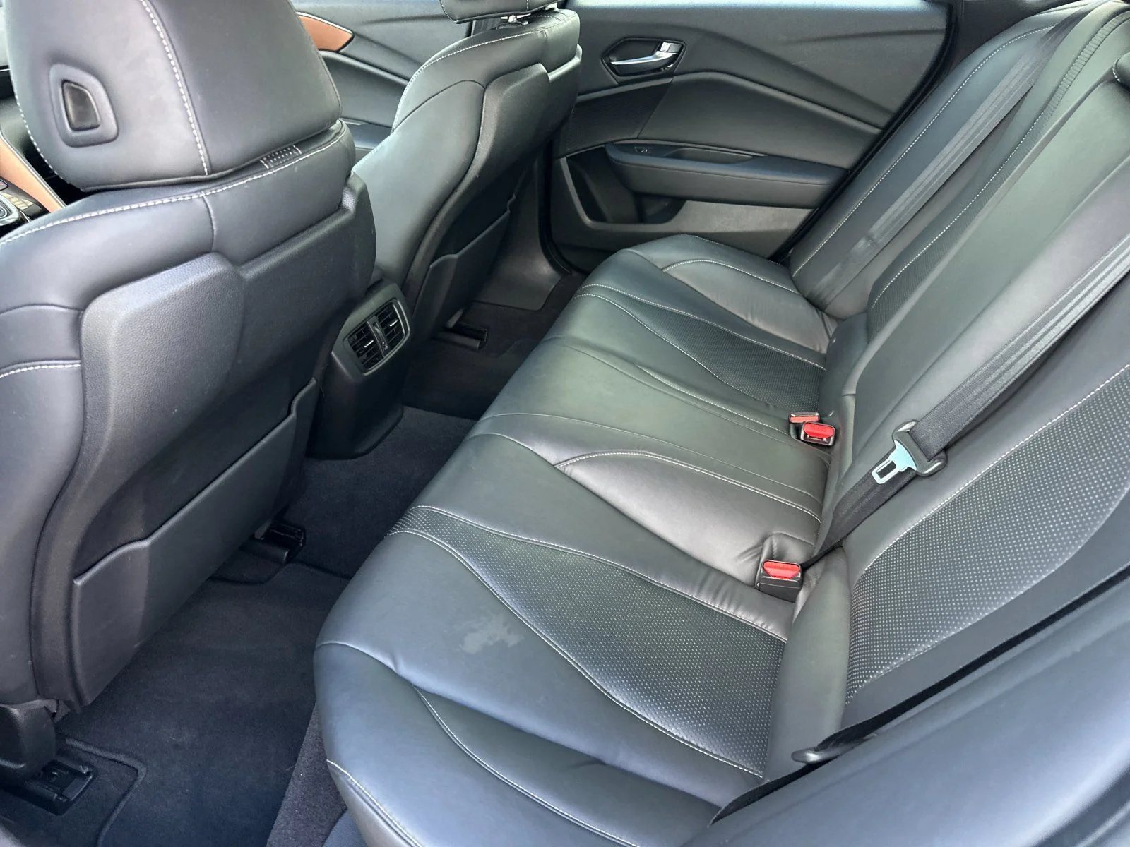 Used 2021 sparkle silver met Acura Technology Package image 11
