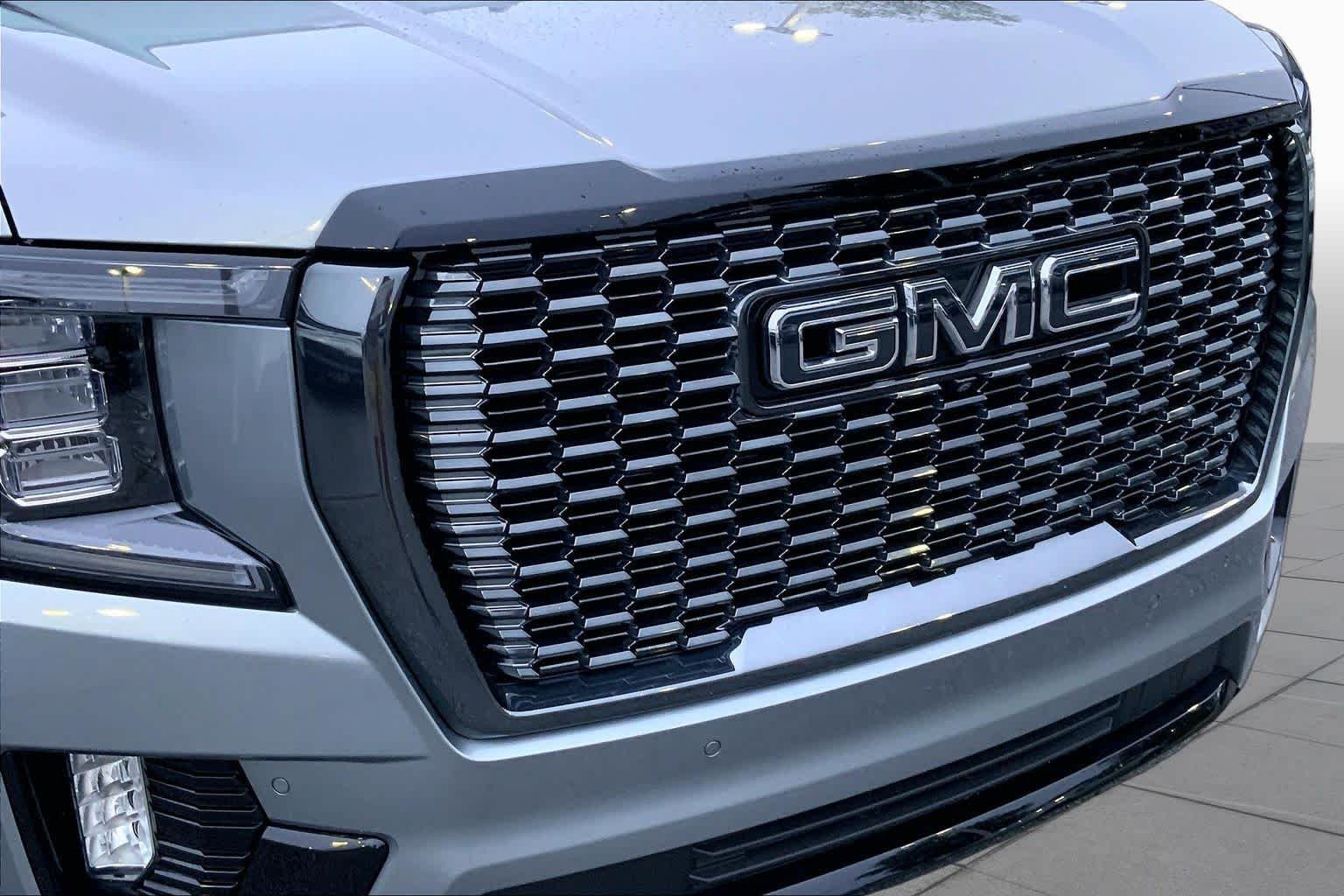 Used 2023 Sterling Metallic GMC SLT image 29