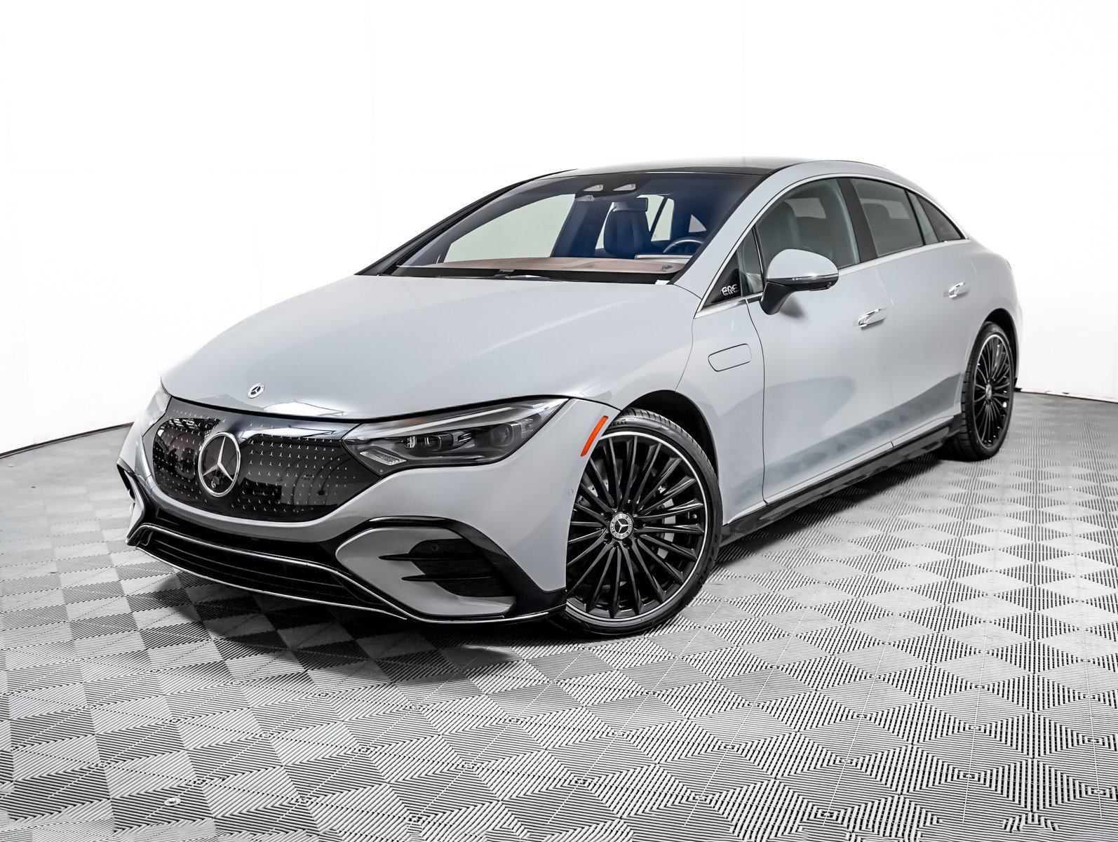 2023 Mercedes-Benz EQE EQE 500 4Matic's photo