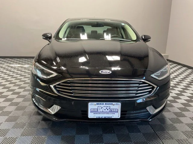Used 2018 Black Ford SE Luxury image 4