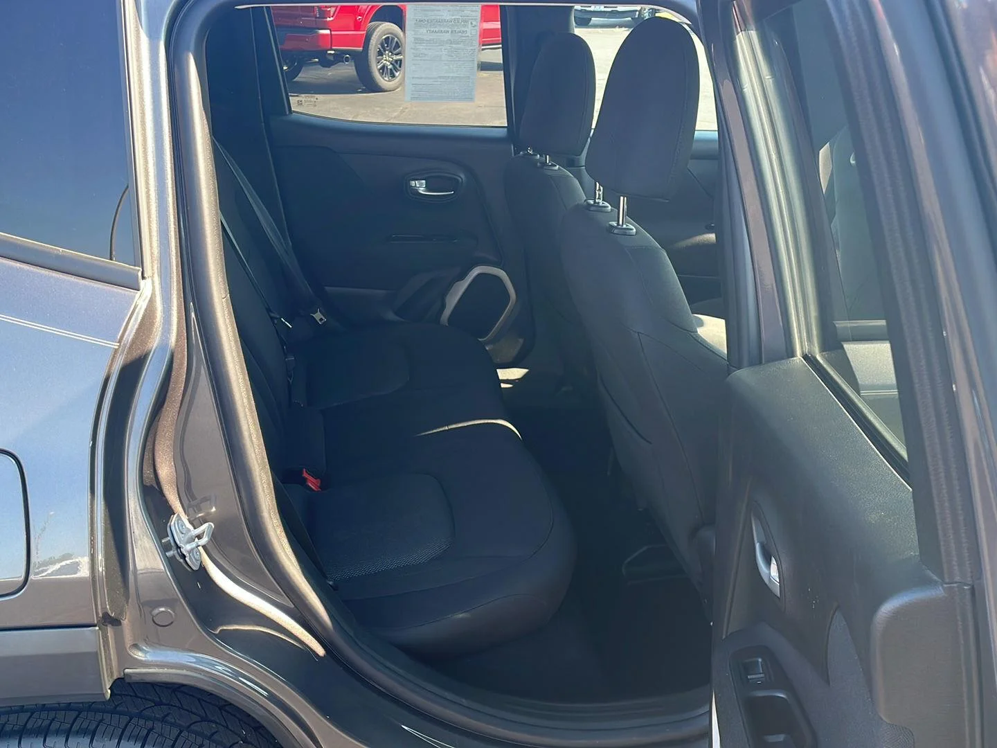 Used 2016 Granite Crystal Metallic Clearcoat Jeep Latitude image 26