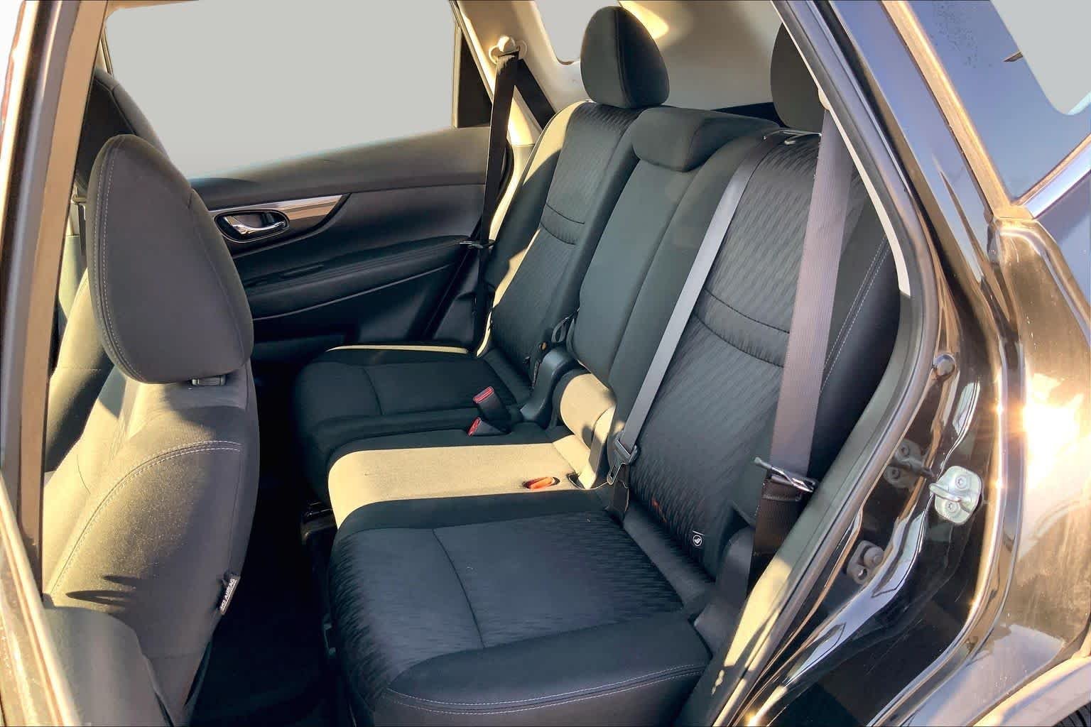 Used 2017 Magnetic Black Nissan S image 18