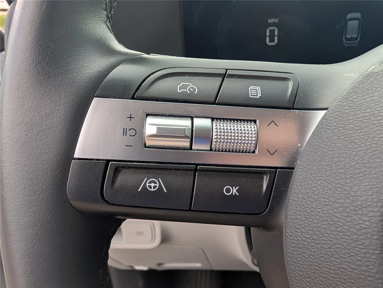2025 Hyundai Kona SEL - Photo 24