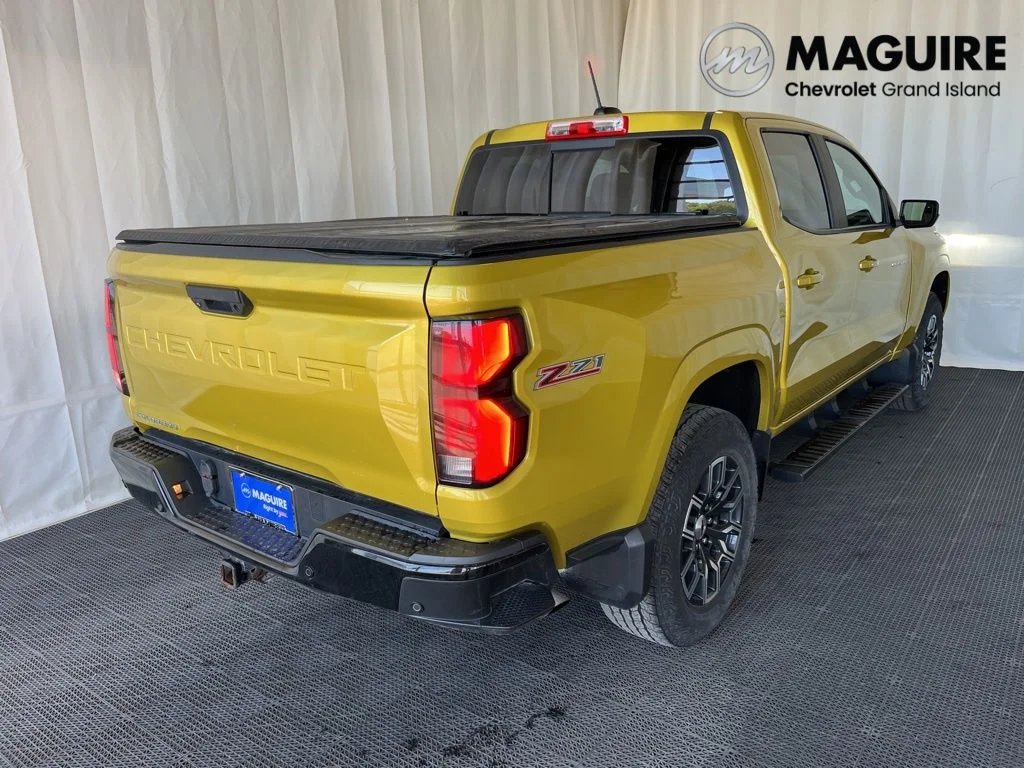 Used 2023 Yellow Chevrolet Z71 image 28
