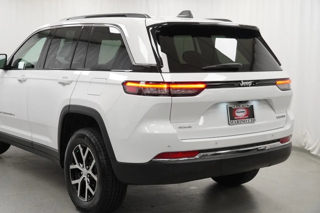 Used 2025 White Jeep Limited image 13