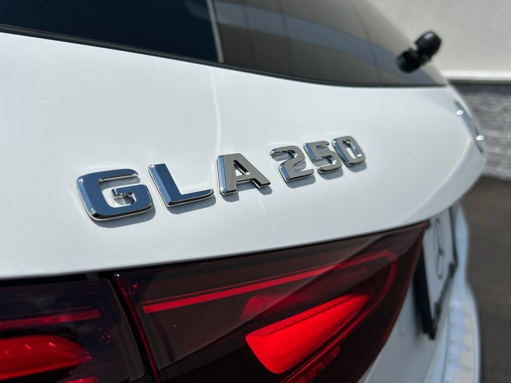 New 2026 Polar White Mercedes-Benz GLA250 image 67