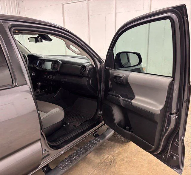 Used 2021 MAGNETIC GRAY MET. Toyota  image 17
