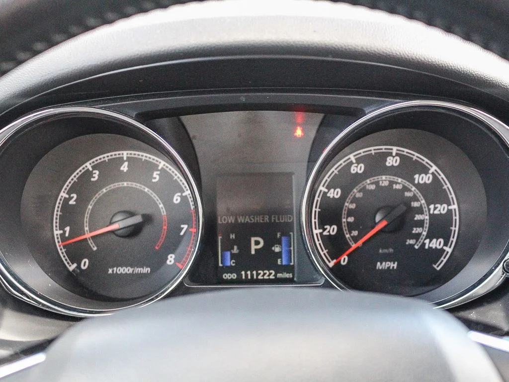 Used 2017  Mitsubishi SEL image 25