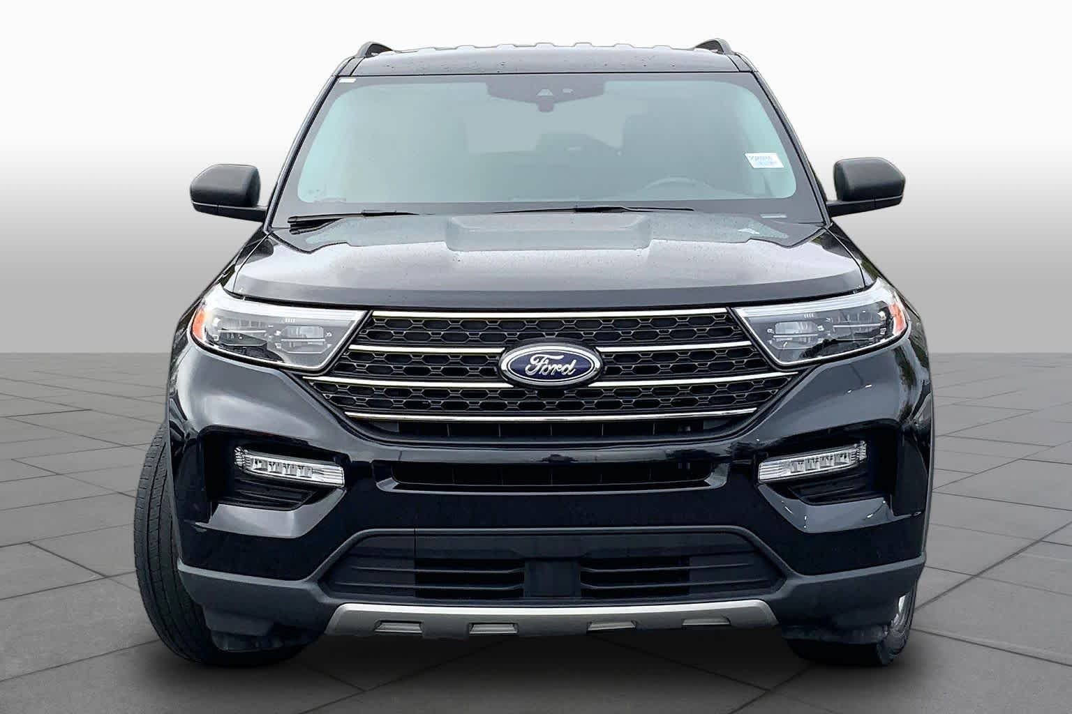 Used 2024 Agate Black Metallic Ford XLT image 4