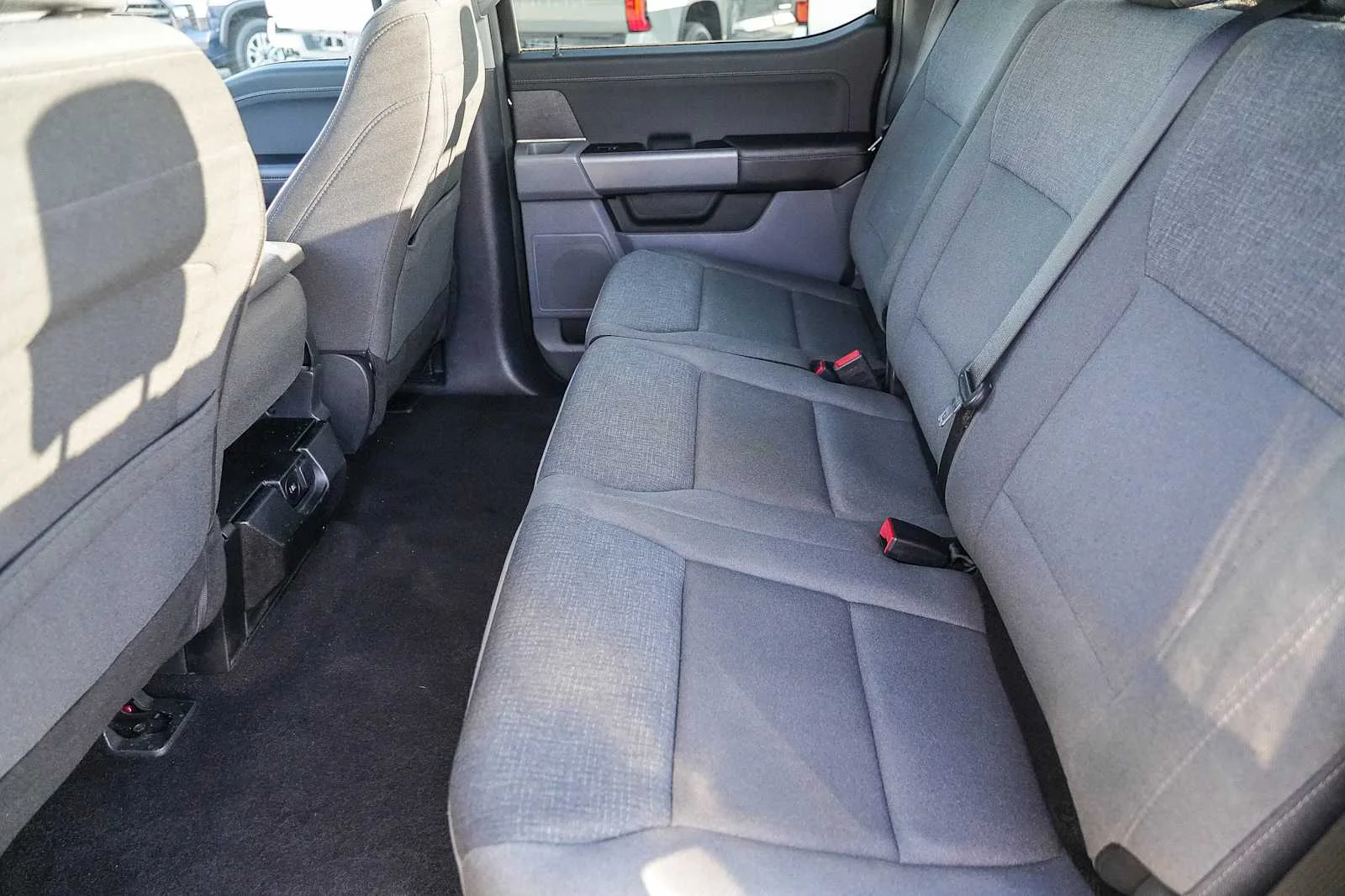 Used 2025 Agate Black Metallic Ford XLT image 17