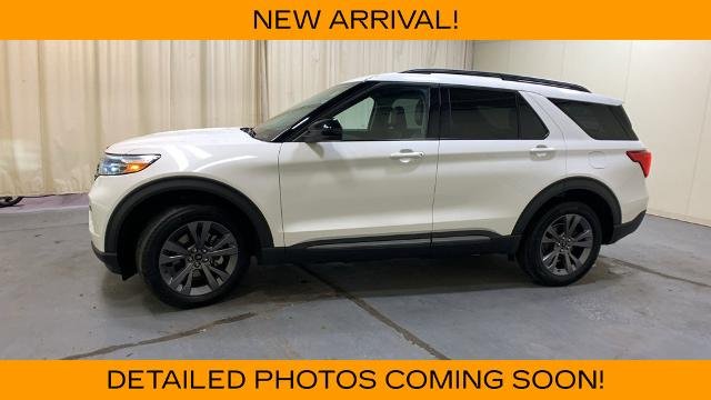 Certified Used 2023 White Metallic Ford XLT image 55