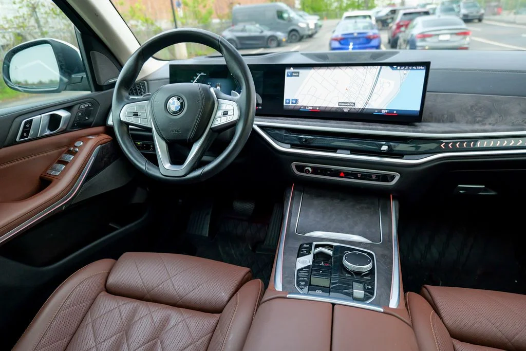 Used 2023 Mineral White Metallic BMW xDrive40i image 45