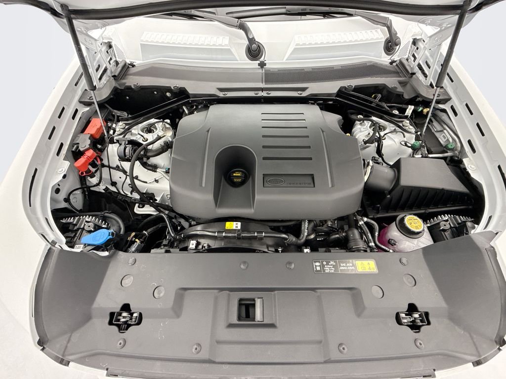 Used 2026 Fuji White Land Rover S image 30