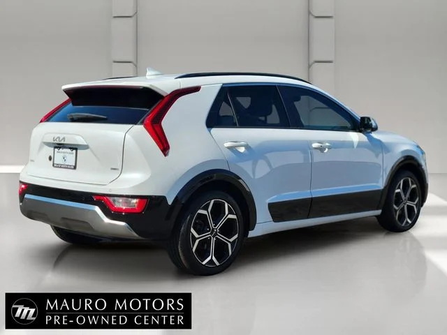 Used 2023 White Kia EX Touring image 6