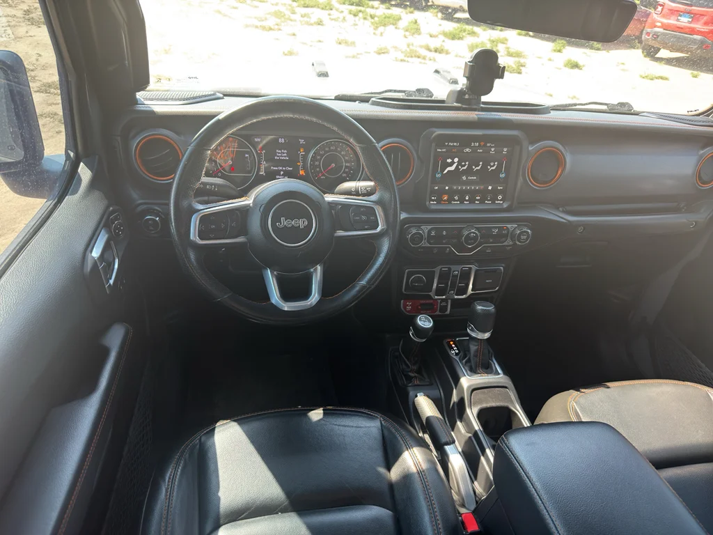 Used 2022 Sting-Gray Clearcoat Jeep Mojave image 9