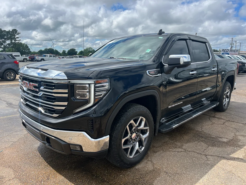 2024 GMC Sierra 4WD Crew Cab Short Box SLT's photo