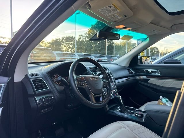Used 2016 Black Ford Platinum image 12