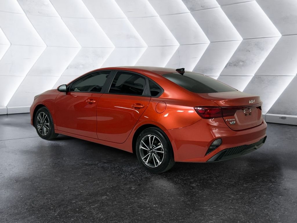 Used 2023 Red Kia LXS image 6