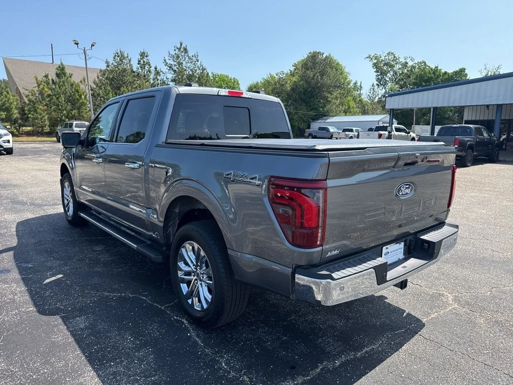 Used 2025 Gray Ford Lariat image 21