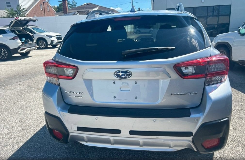 Used 2022 Ice Silver Metallic Subaru Limited image 6