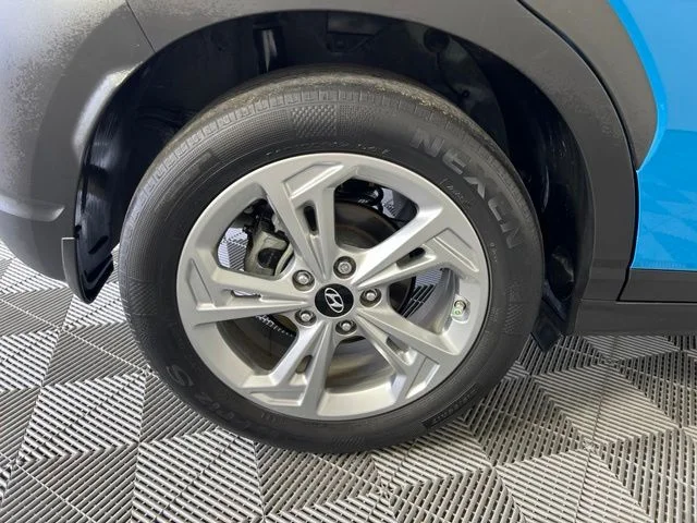 Used 2022 Green Hyundai SEL image 34