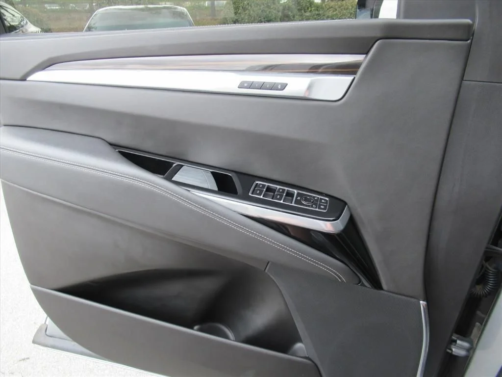 Used 2025 Silver Cadillac Premium Luxury image 20