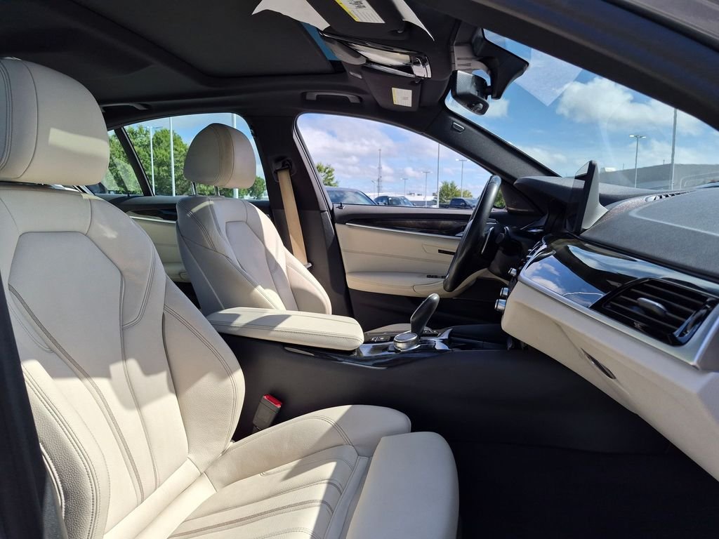 Used 2023 Gray BMW 530i image 24