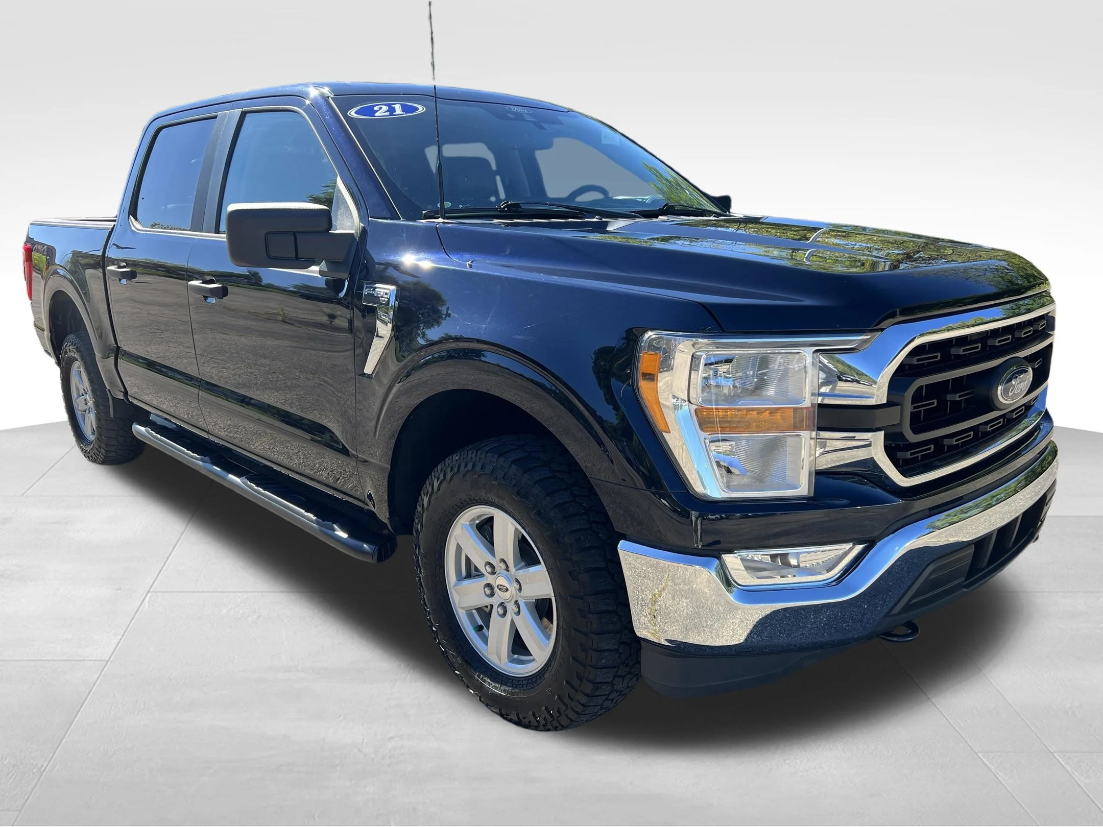 Used 2021 Blue Metallic Ford XLT image 4