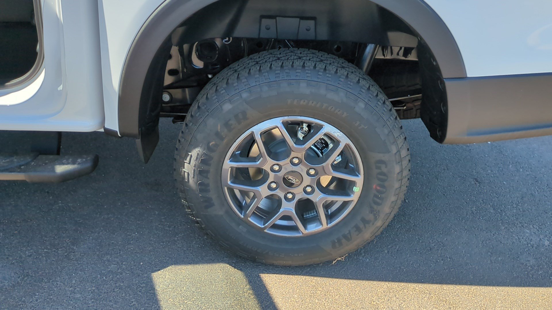 New 2026 Oxford White Ford XLT image 14