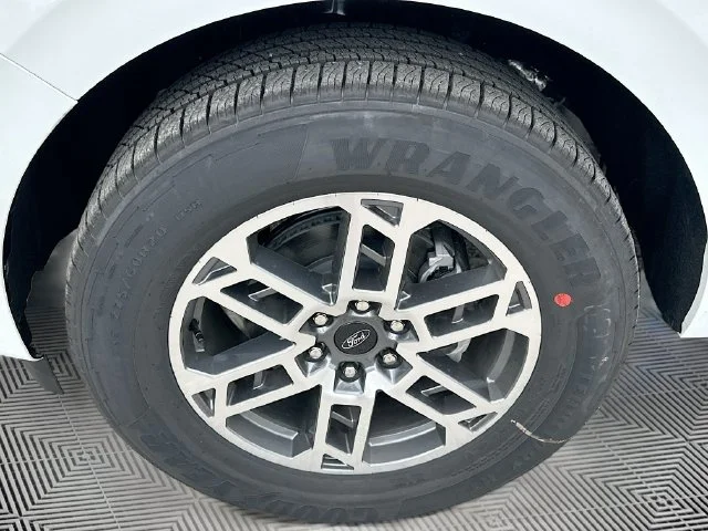 New 2026 Oxford White Ford Active image 18