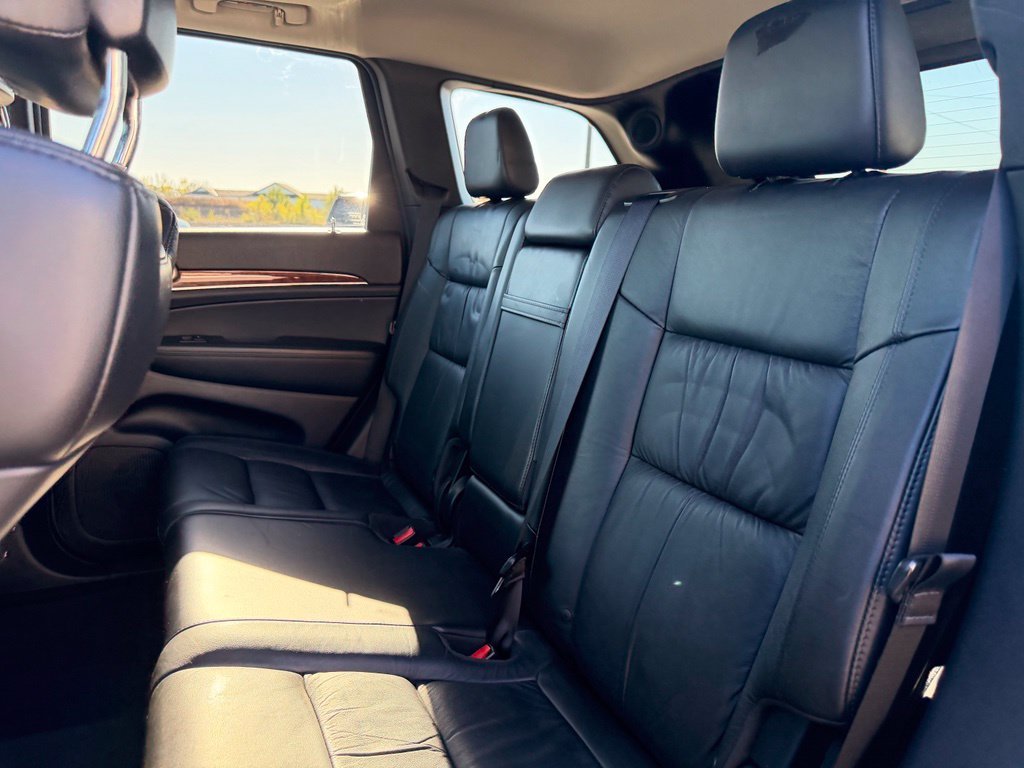 Used 2013 Black Jeep Limited image 25