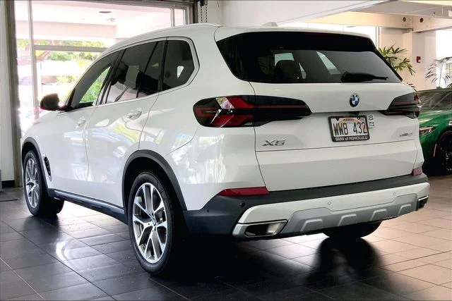 Certified Used 2024 Alpine White BMW sDrive40i image 5