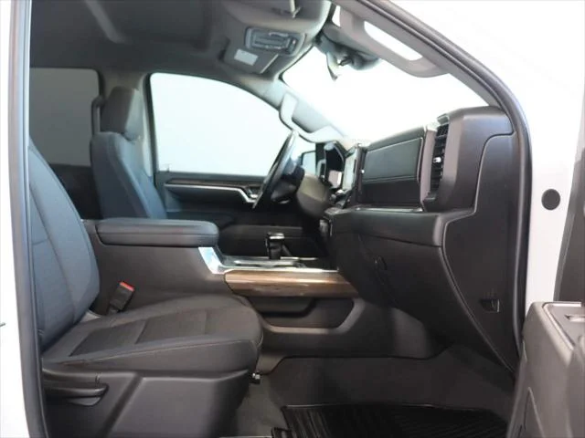 2025 Chevrolet Silverado 1500 LT - Photo 19