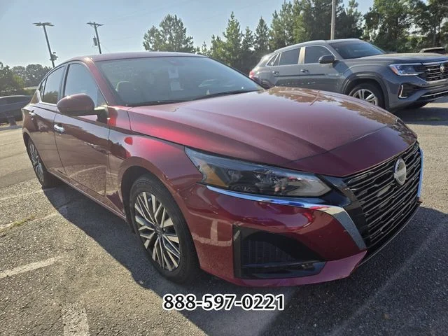 Used 2024 Scarlet NISSAN 2.5 SV image 7