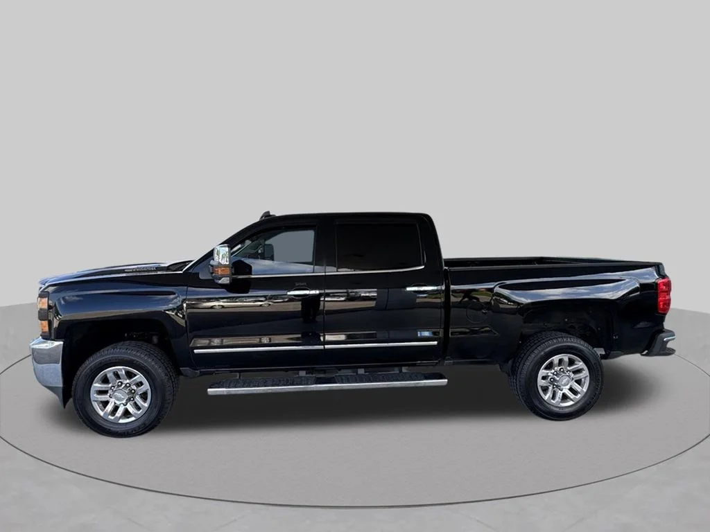 Used 2018 Black Chevrolet LTZ image 6