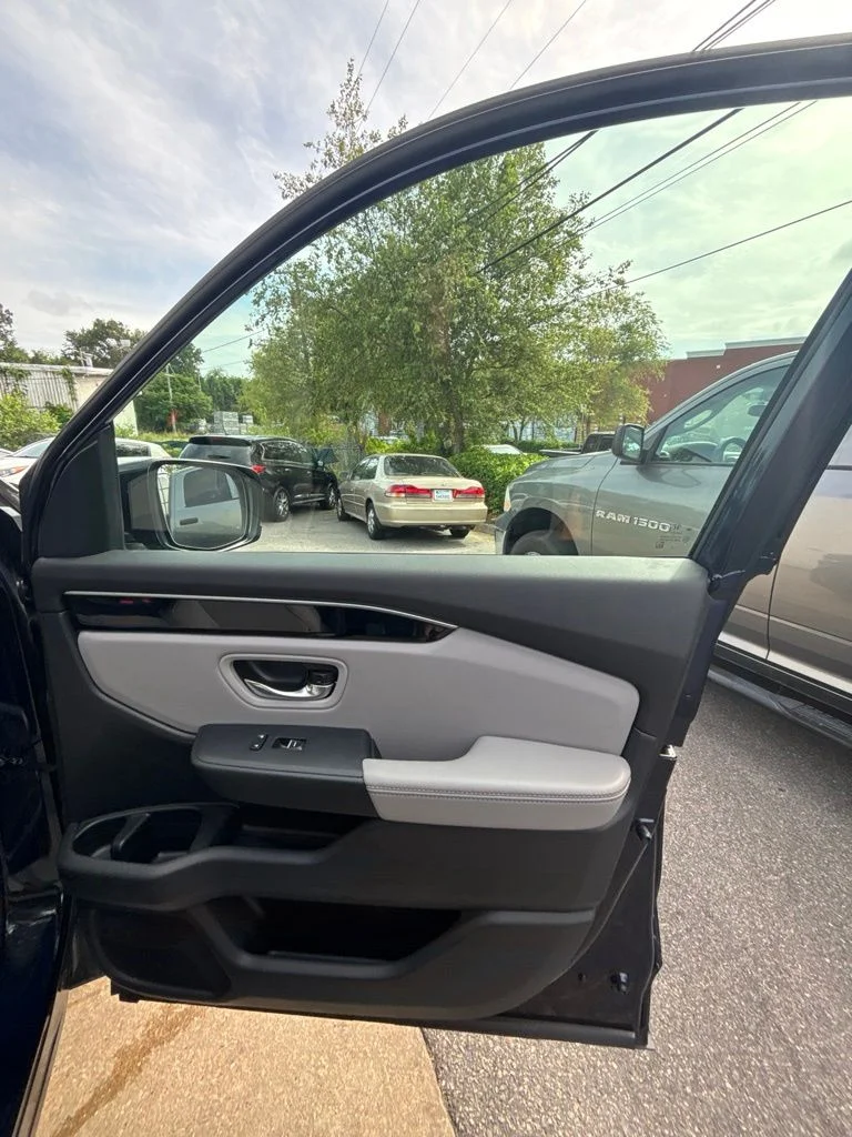 Used 2025 Blue Honda EX-L image 24