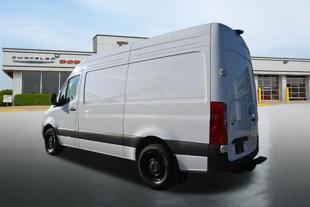 Used 2025 White Mercedes-Benz Cargo 144 WB image 3