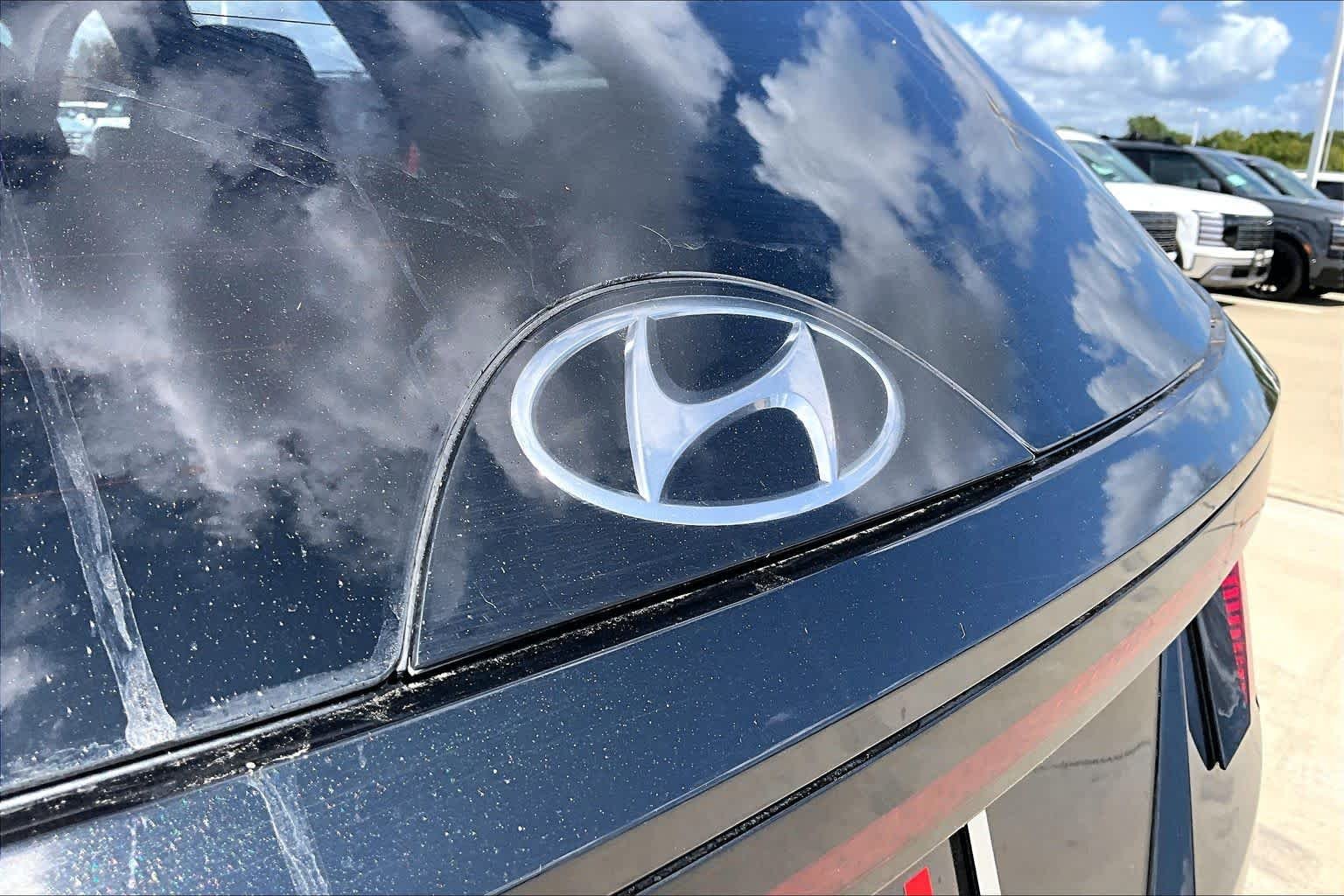 Used 2024 Black Pearl Hyundai SEL image 10