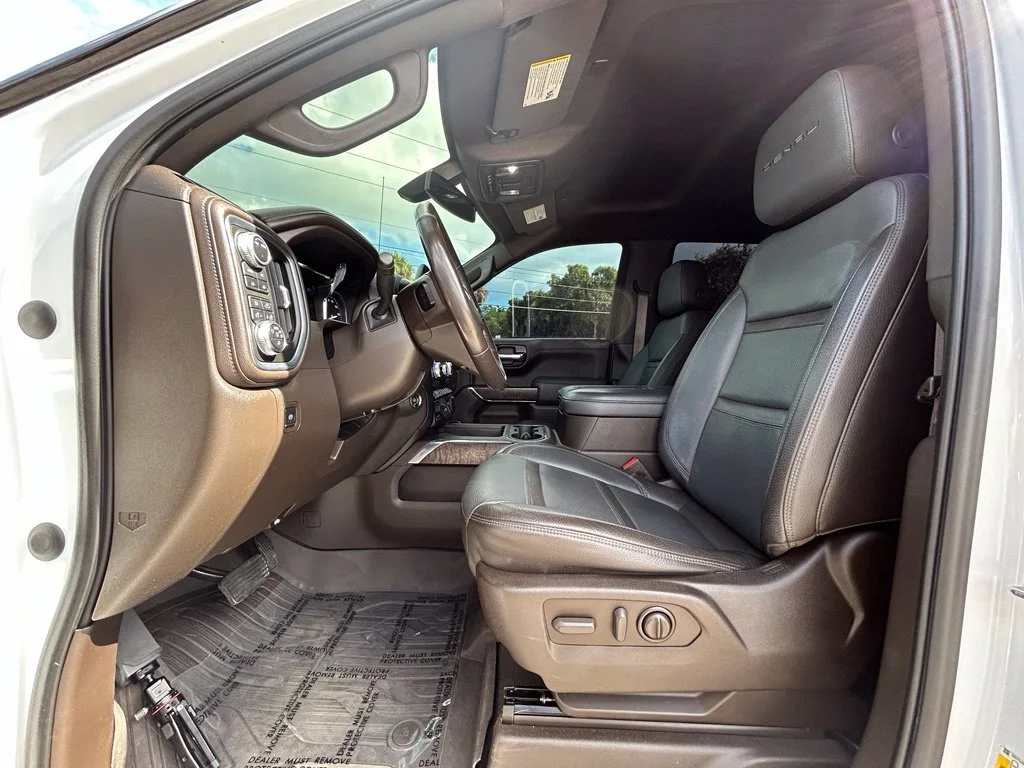 Used 2021 White Frost GMC Denali image 10