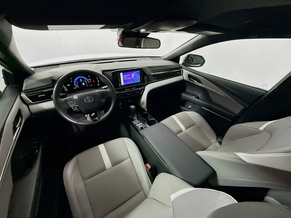 Used 2026 Ice Cap Toyota SE image 23