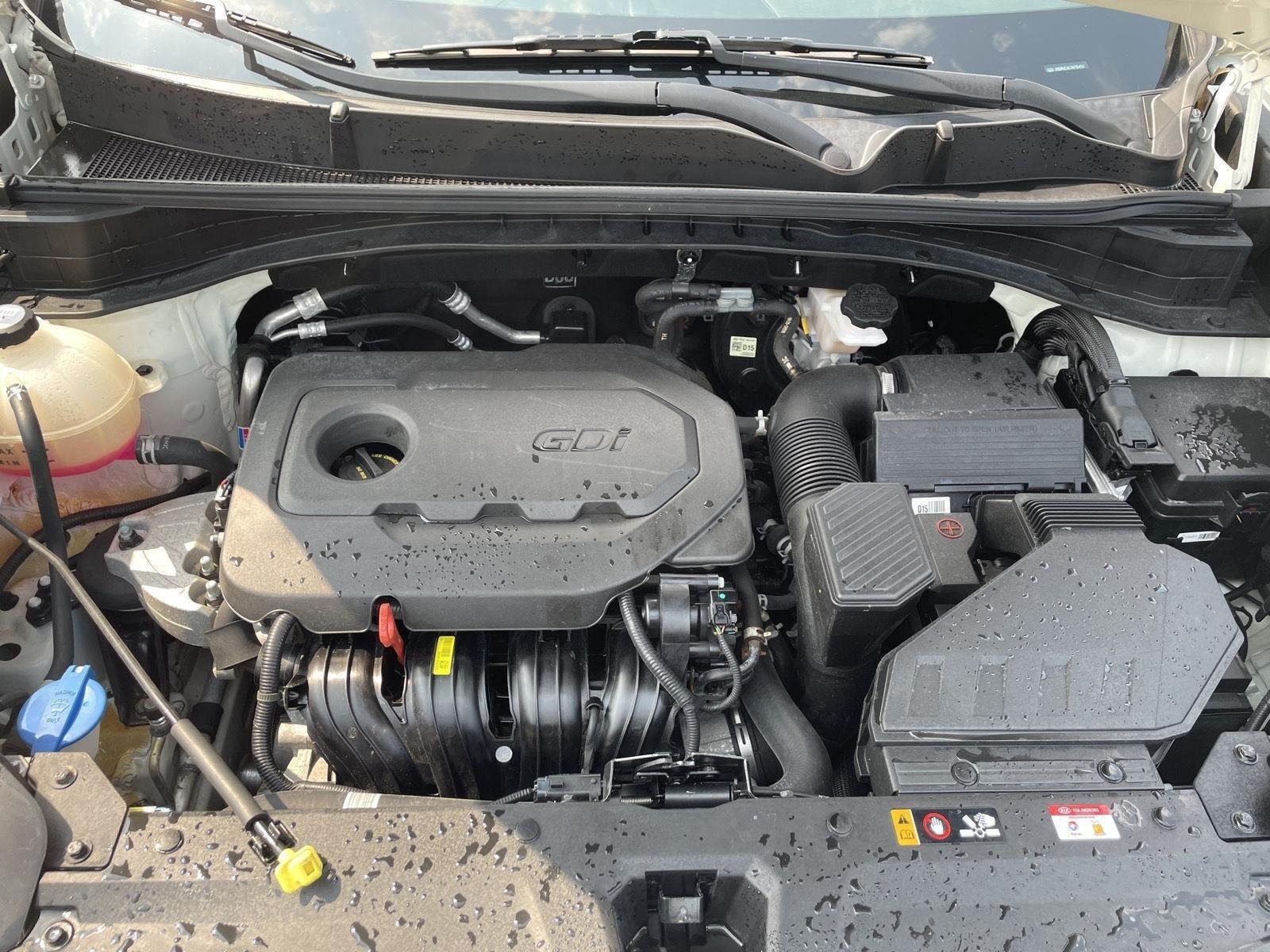 Used 2022 Snow White Pearl Kia LX image 19
