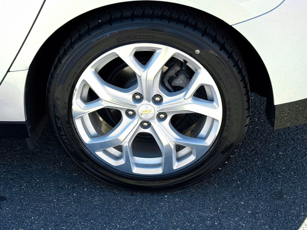 Used 2017 Silver Chevrolet Premier image 15
