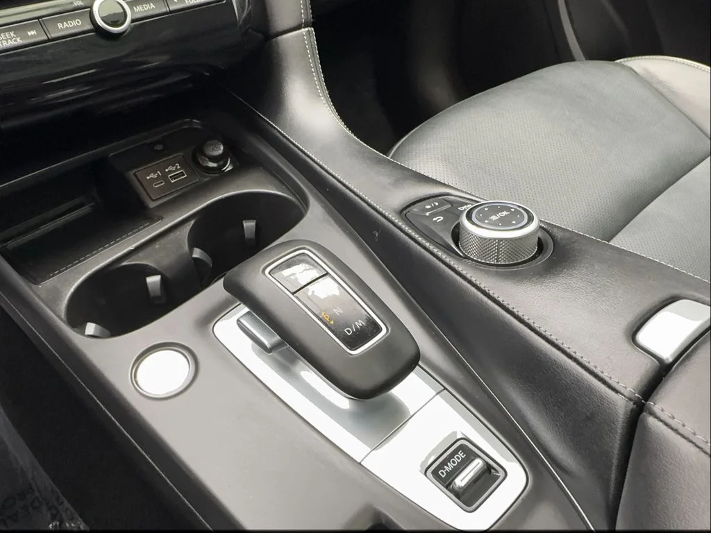 Used 2025 Gray INFINITI LUXE image 42