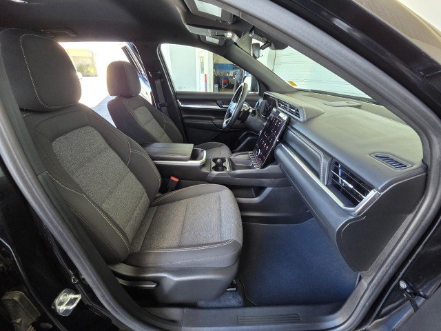Used 2025 Ebony Twilight Metallic GMC Elevation image 37