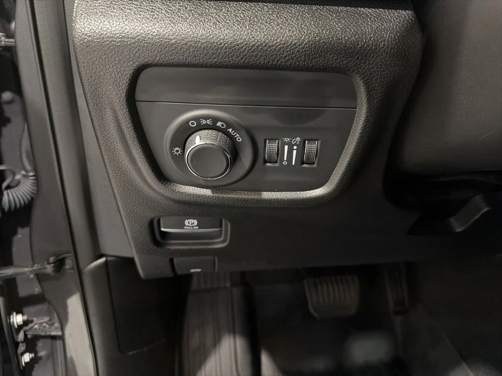 Used 2023 Gray Jeep Altitude X image 16