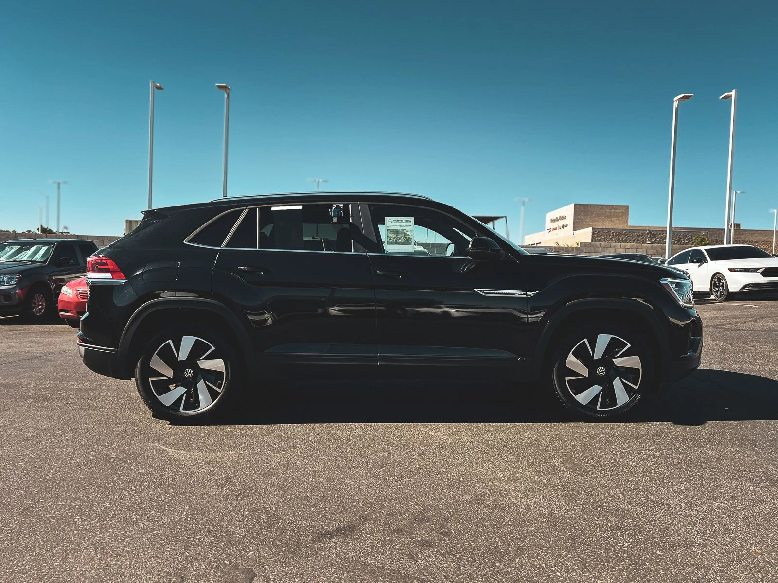 2024 Volkswagen Atlas Cross Sport SE w/Tech - Photo 8