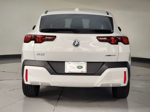 Used 2026 Alpine White BMW xDrive28i image 10